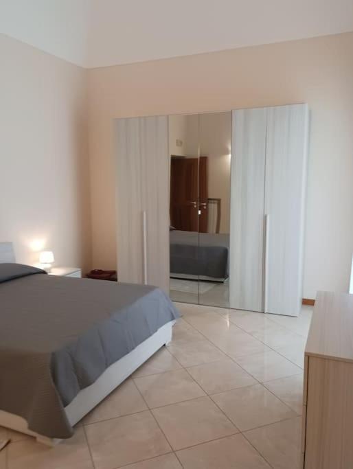 A Casa Di Laura Apartment Napoli Bagian luar foto