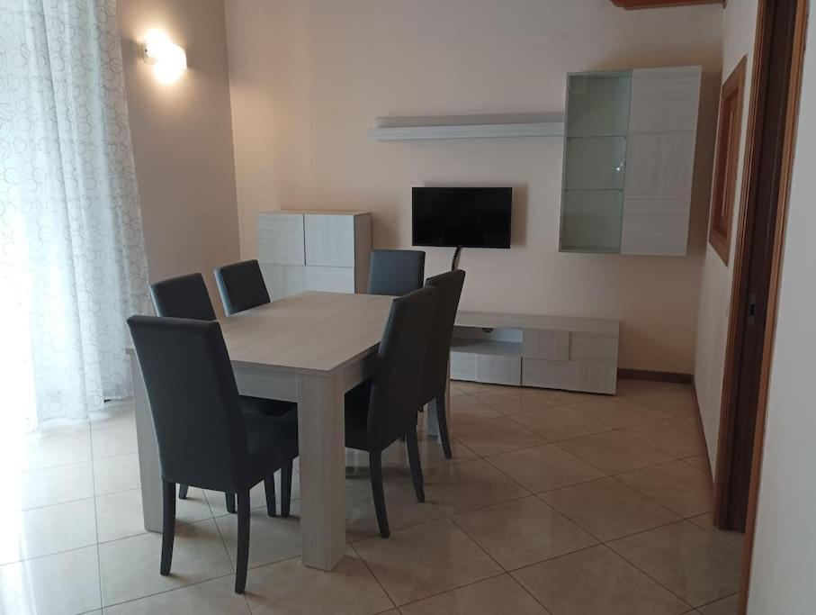 A Casa Di Laura Apartment Napoli Bagian luar foto