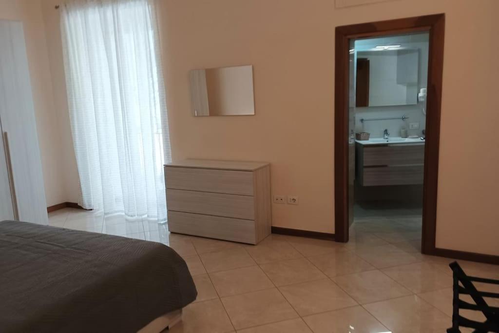 A Casa Di Laura Apartment Napoli Bagian luar foto