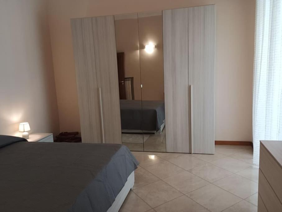 A Casa Di Laura Apartment Napoli Bagian luar foto