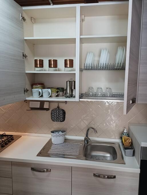 A Casa Di Laura Apartment Napoli Bagian luar foto