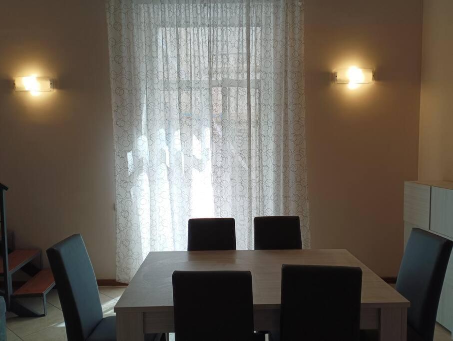 A Casa Di Laura Apartment Napoli Bagian luar foto