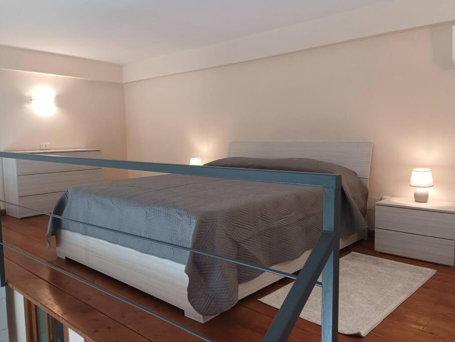A Casa Di Laura Apartment Napoli Bagian luar foto