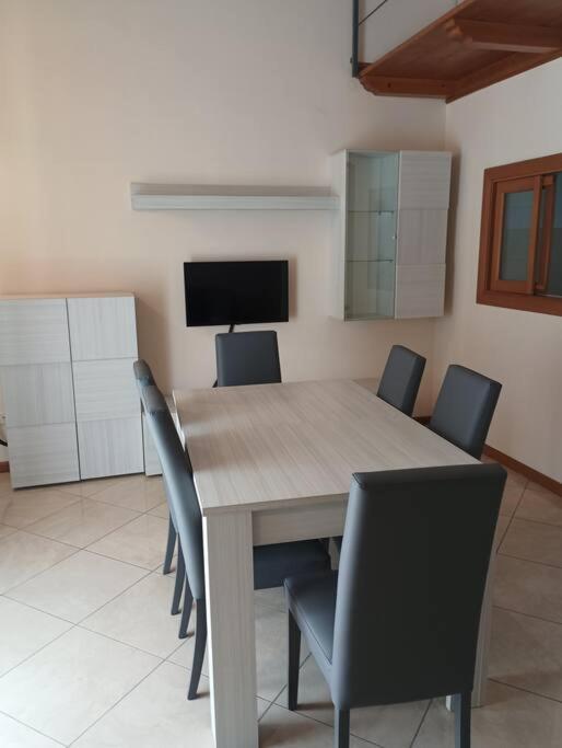A Casa Di Laura Apartment Napoli Bagian luar foto