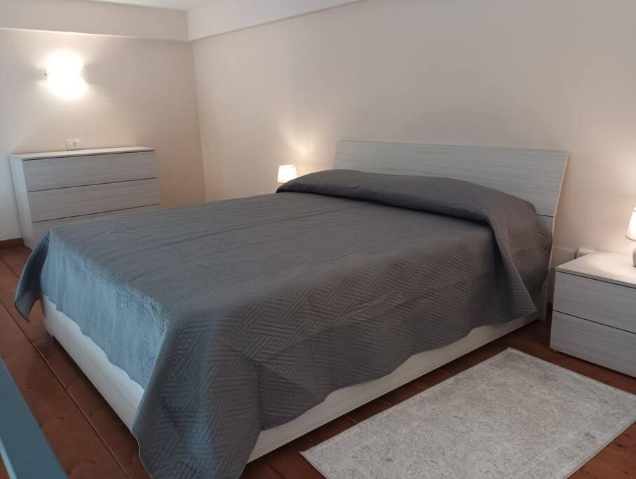 A Casa Di Laura Apartment Napoli Bagian luar foto