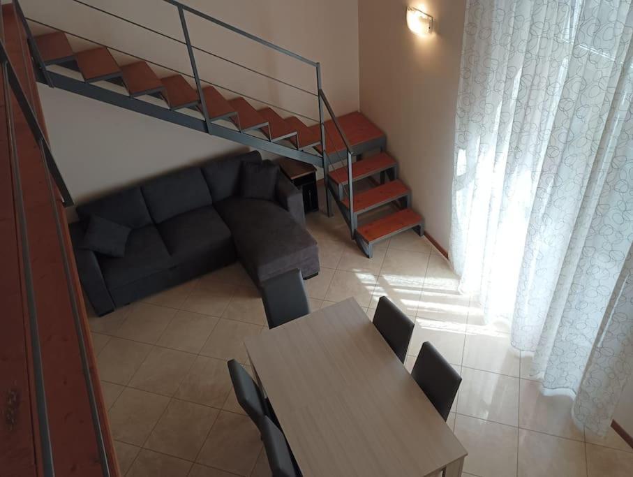 A Casa Di Laura Apartment Napoli Bagian luar foto