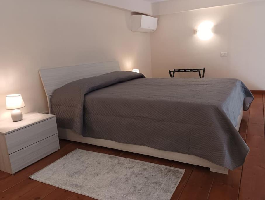 A Casa Di Laura Apartment Napoli Bagian luar foto