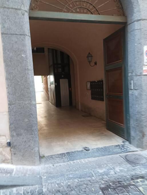 A Casa Di Laura Apartment Napoli Bagian luar foto
