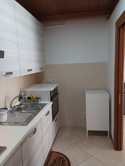 A Casa Di Laura Apartment Napoli Bagian luar foto